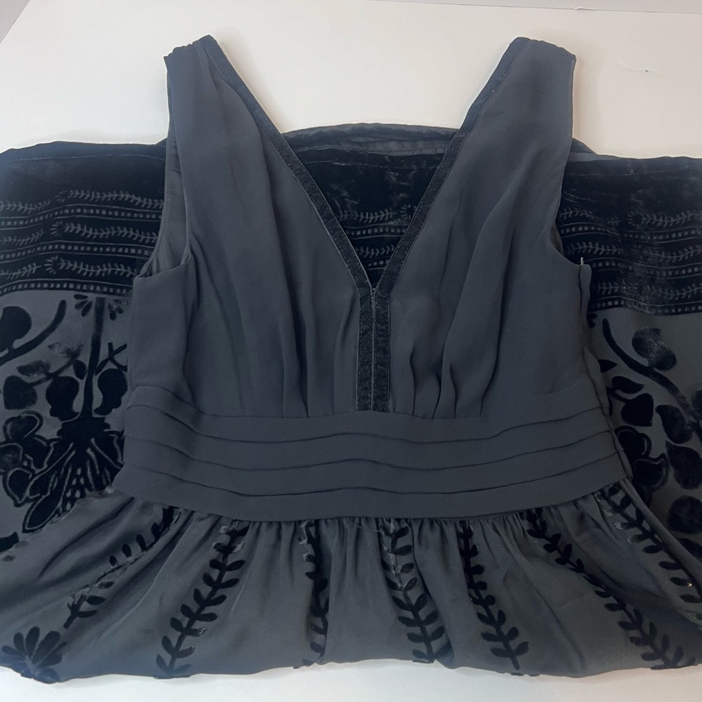 Womens Beautifully embroidered sleeveless‎ Black Dress size 2 H&M